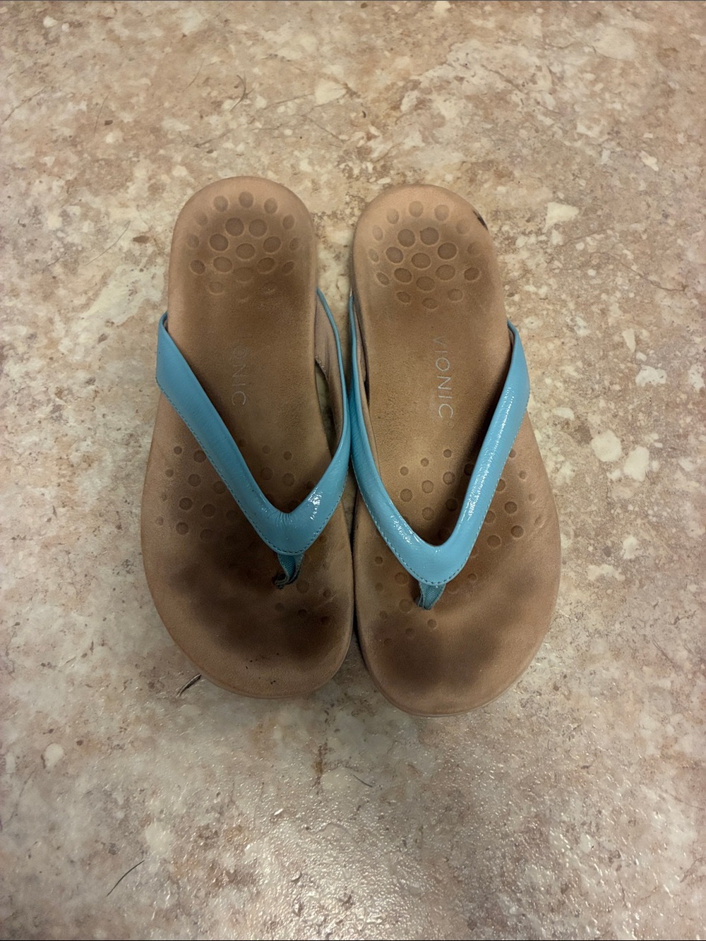 Vionic Women's Light Blue Patent Thong Sandals with Contoured Footbed
